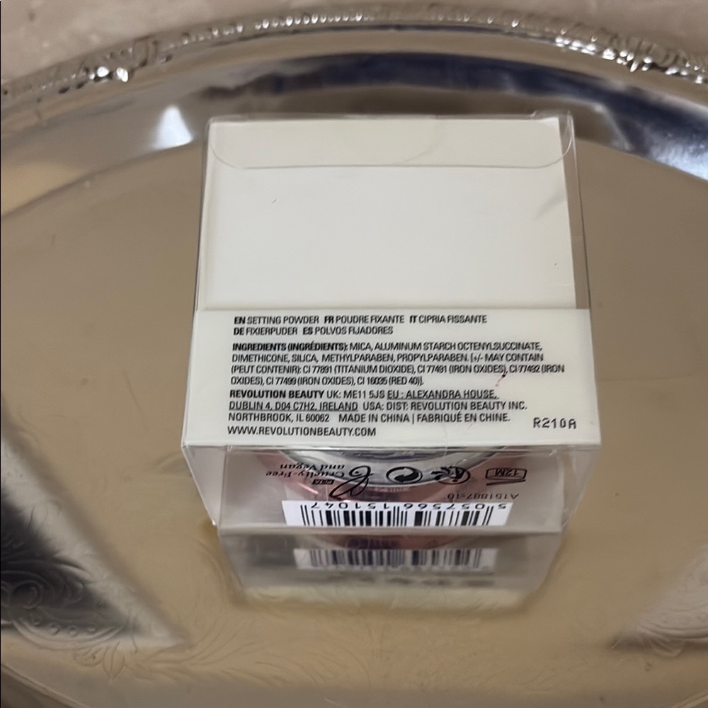 Revolution Yellow Setting Powder Matte Finish NIB - Picture 2 of 3